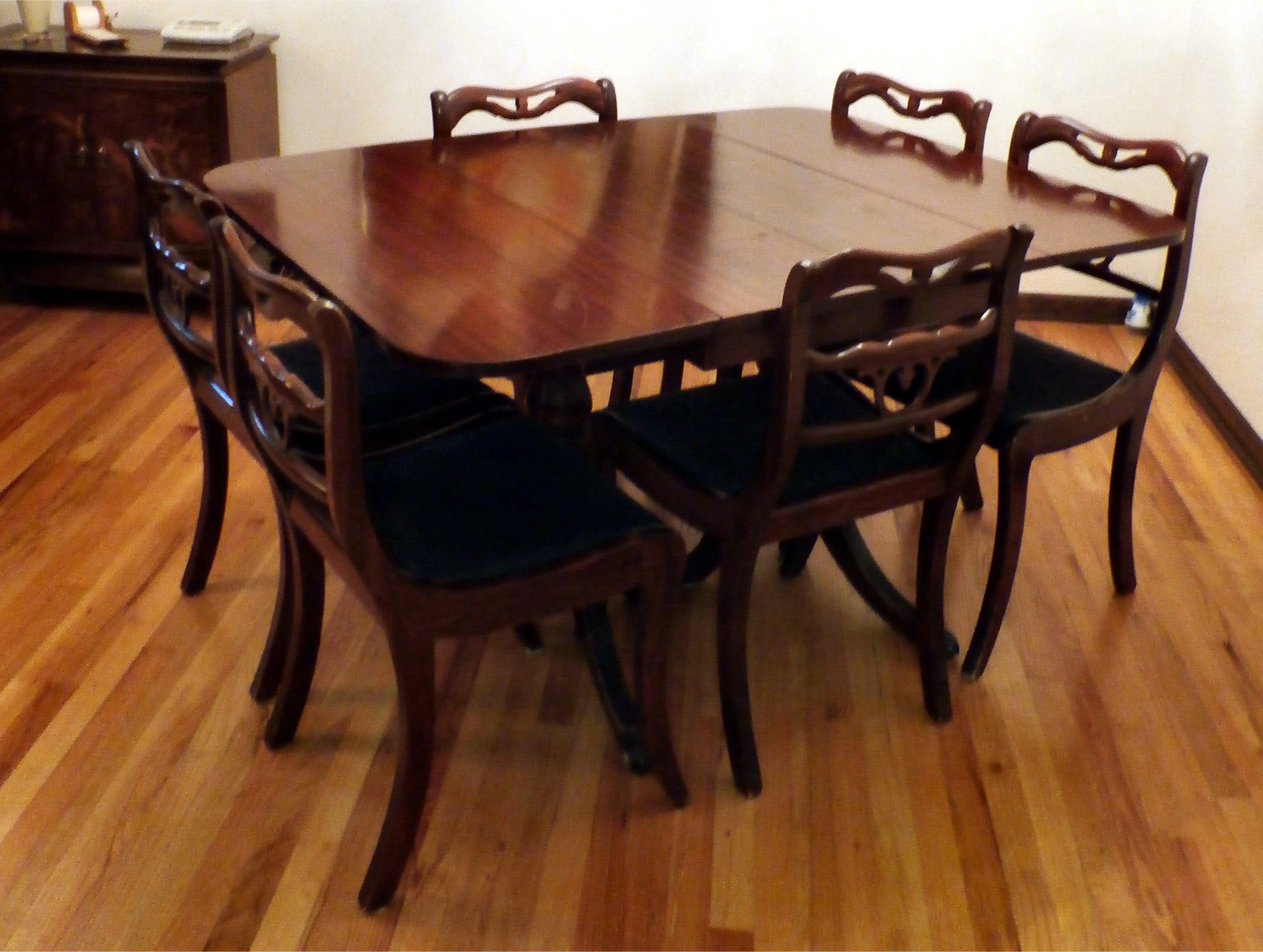 brickwede dining room set